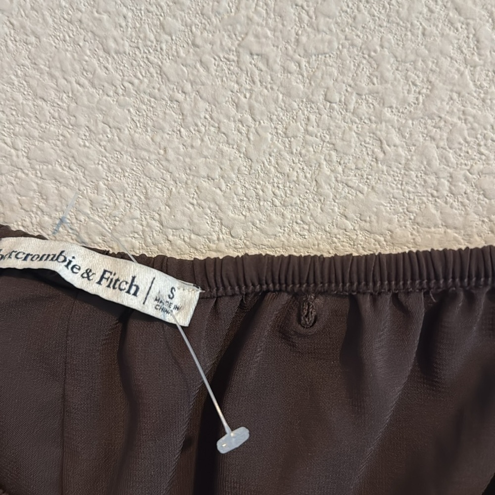 Abercrombie & Fitch Flirty Short Brown - Picture 4 of 4